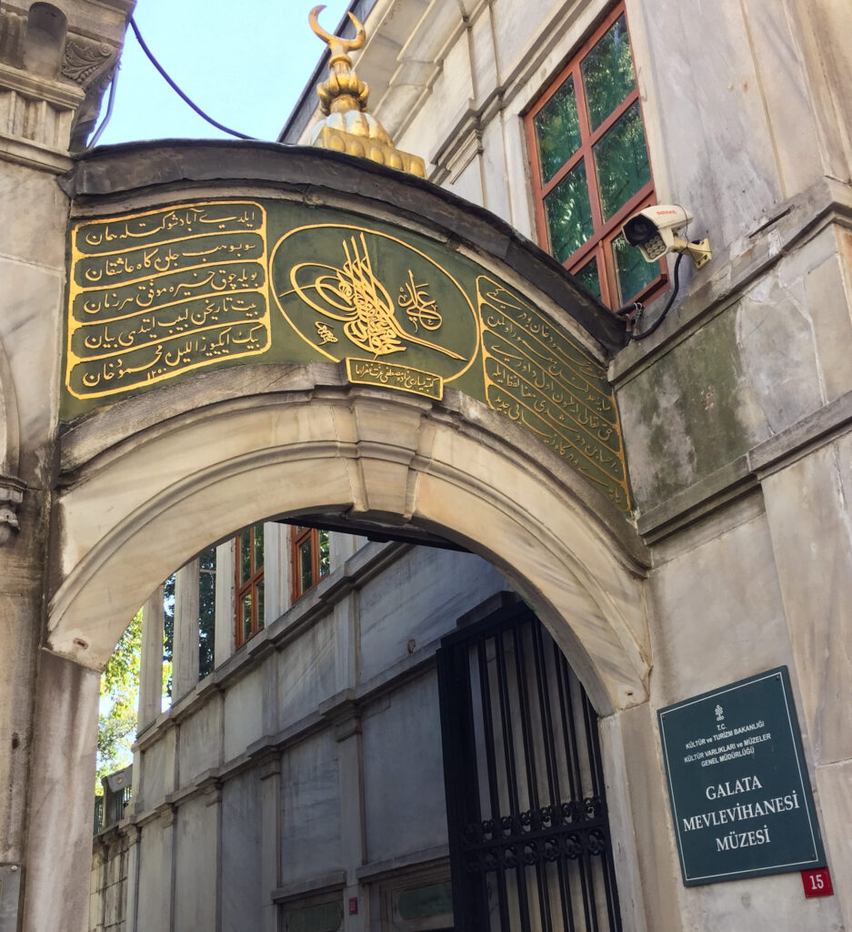 Sisäänkäynti Galata Mevlevi-museo Istanbul.