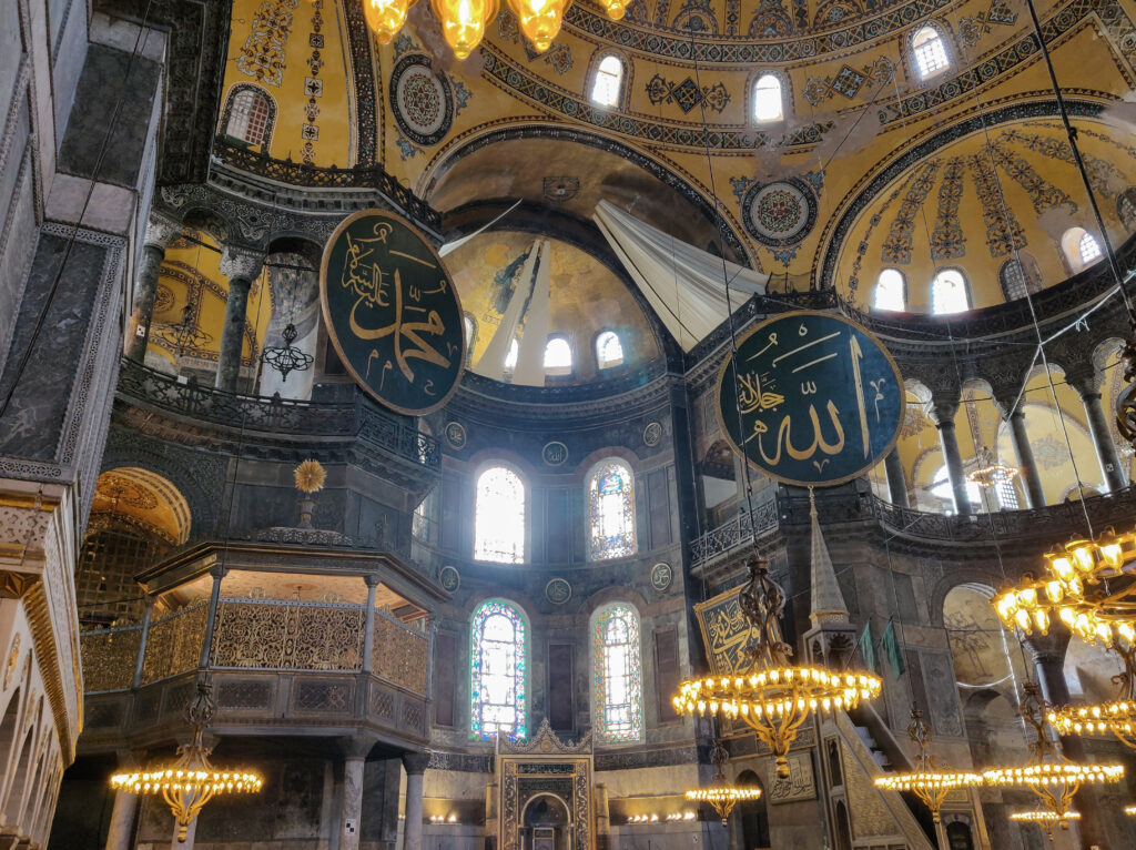 The Hagia Sophia (Ayasofya) located in Istanbul, Turkey, has served as a holy place for both Christians and Muslims for more than 1,500 years, and also served as a museum for almost 100 years. Hagia Sofia is one of the wonders of the world's architectural history, and is considered one of the masterpieces of Byzantine architecture. Since 1985, Hagia Sofia has also been included in the UNESCO World Heritage List.