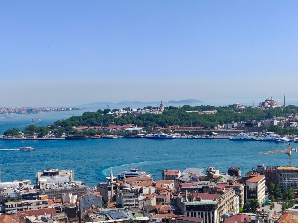 Näköala Galata-tornista (Galata Kulesi) Istanbulissa Turkissa.