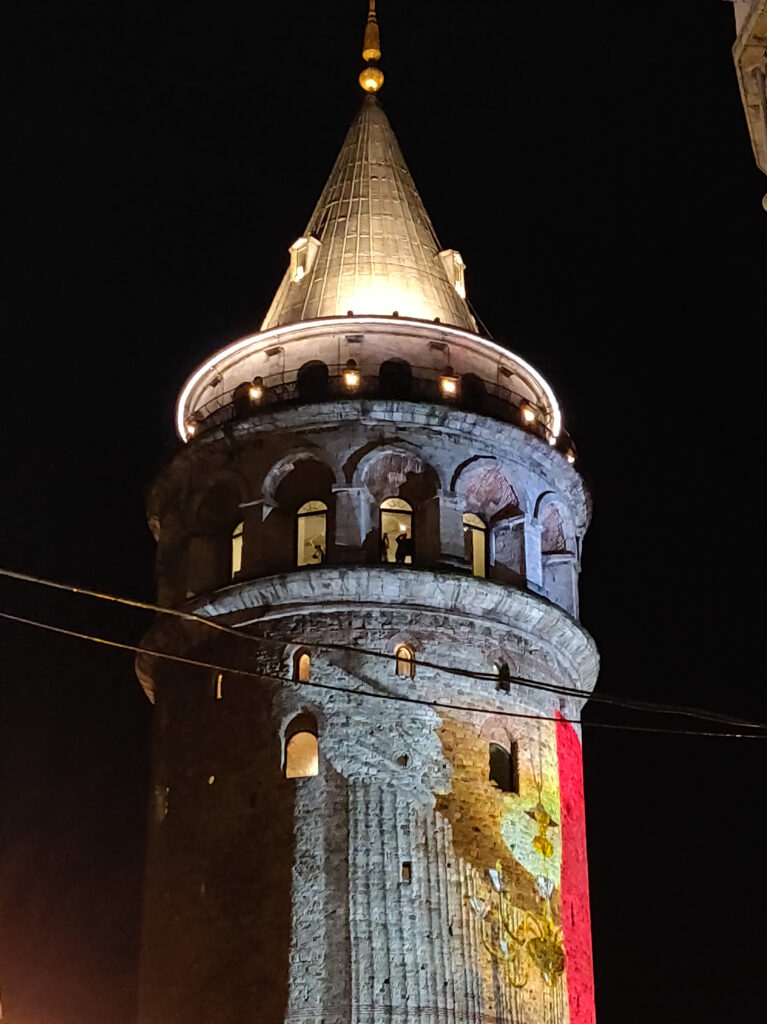 Galata-torni (Galata Kulesi) Istanbulissa Turkissa.