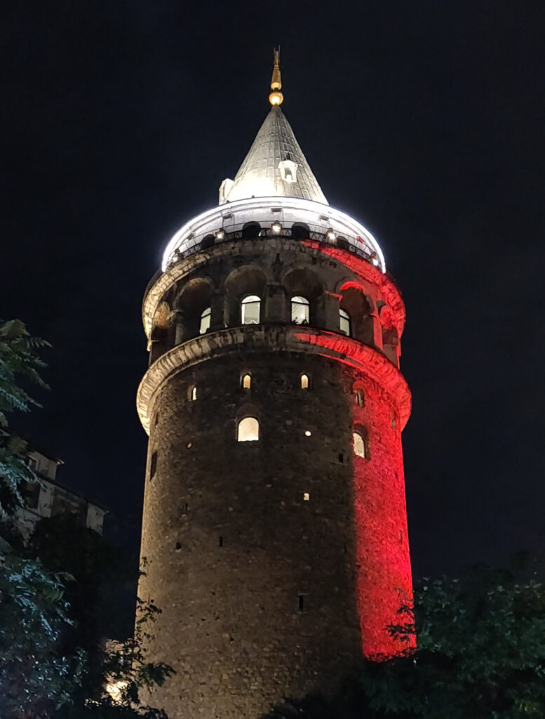 Galata-torni (Galata Kulesi) Istanbulissa Turkissa.