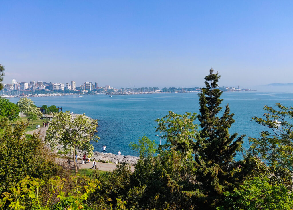 In Kadıköy, on the Asian side of Istanbul, you will find a promontory surrounded by the Sea of Marmara, or a charming neighborhood called Moda. The small streets of Moda will seduce you with culture, colors, smells of delicacies and authentic Istanbul life. In the end, you will end up mesmerized by the stunning views and beauty of the coastal landscapes of the Sea of Marmara.